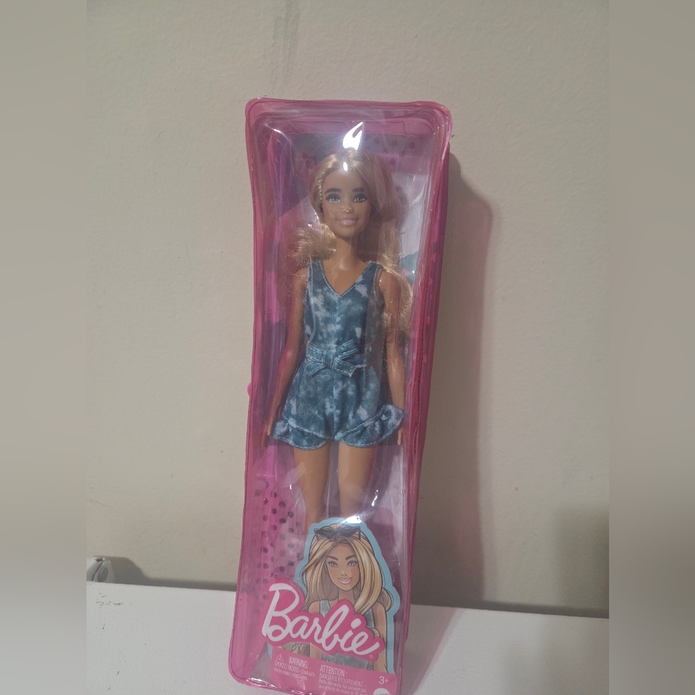 New Mattel Barbie Fashionistas Doll Blonde Hair Teal Tie Dye Shorts Outfit #173